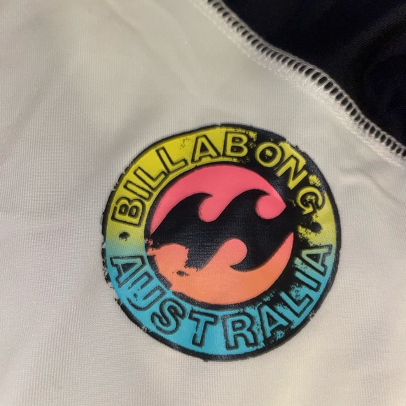 Billabong long sleeve swim shirt. Women’s size XS. - Picture 3 of 3